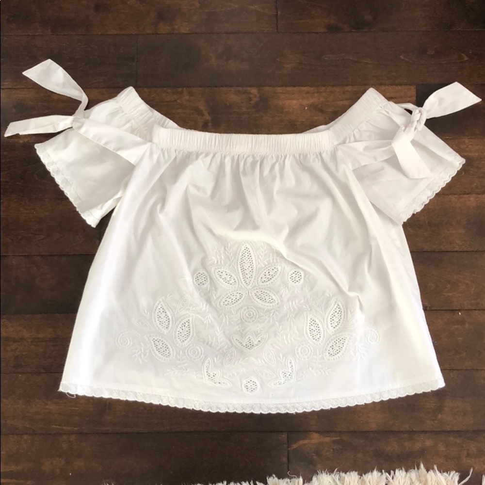 Abercrombie & Fitch white off the shoulder top